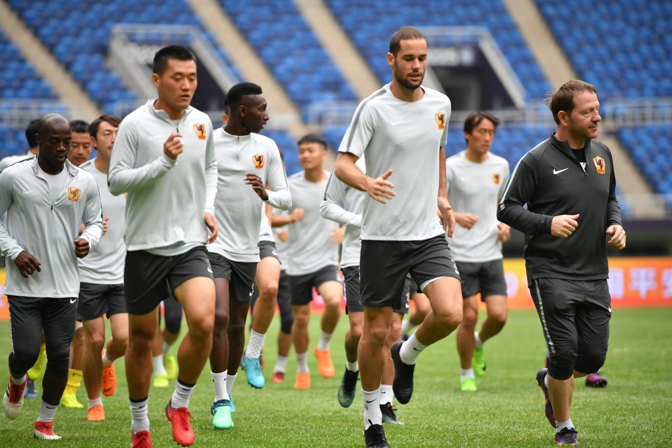 9体育-清晨足总杯传出新动向；多特蒙德临场应变；管理层表态——压力陡增；训练强度明显提升的简单介绍