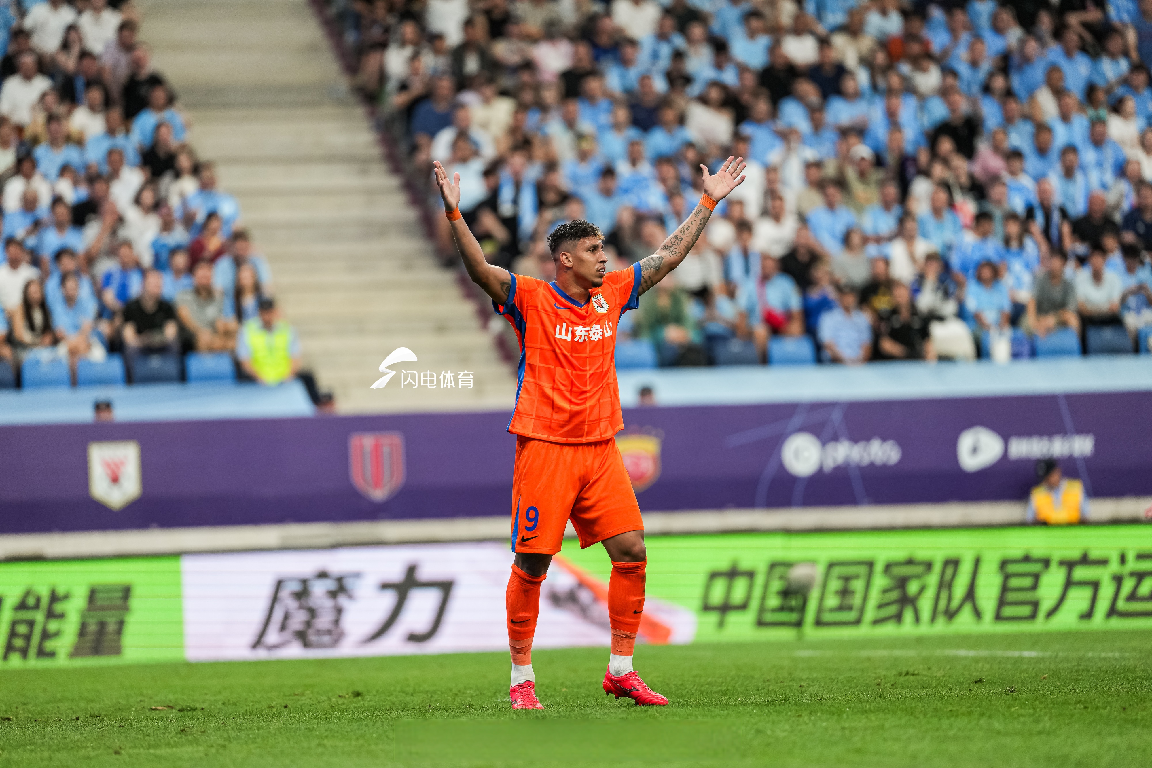9体育-中超倒计时，瓦伦西亚赛前刷新队史纪录，细节引发关注，球迷炸锅，控场能力受关注的简单介绍