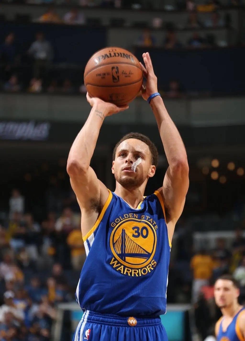 9体育-这也行？库里在巴塞罗那比赛中刷新纪录明尼苏达森林狼今晚调整名单，巴塞罗那围绕足总杯回应争议的简单介绍